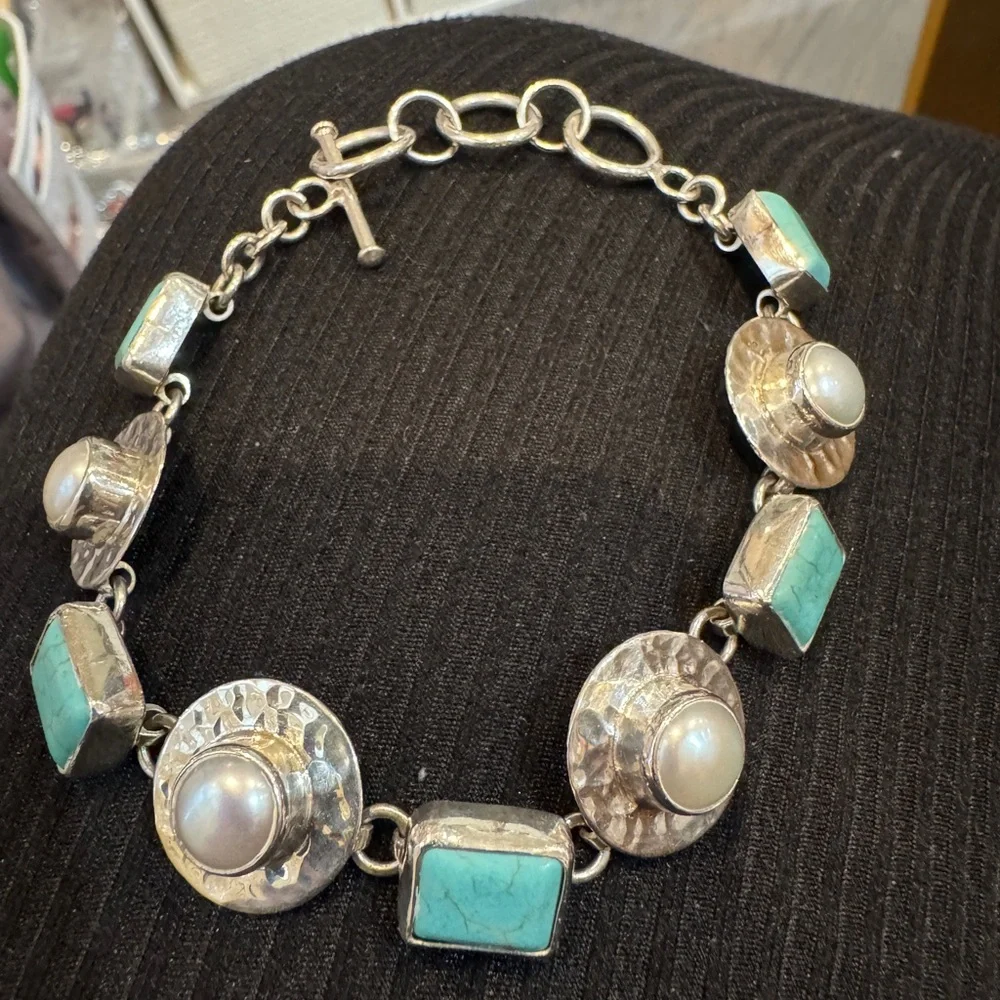 Sterling Silver .925 chunky turquoise Pearl bracelet Toggle by C‎ & Rose